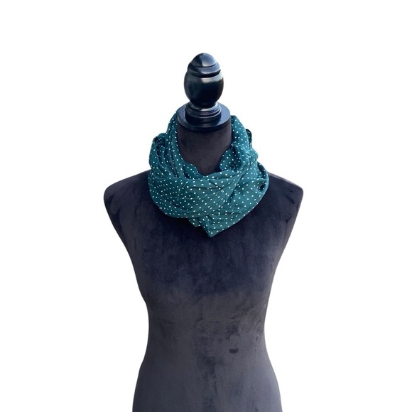 Loft Outlet Ladies Green And White Polka Dot Infinity Scarf cozy boho - Picture 11 of 13